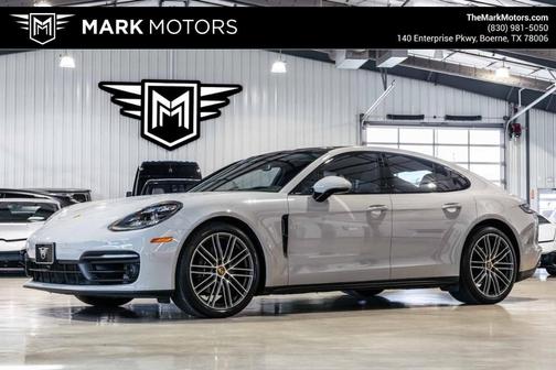 2022 Porsche Panamera Platinum Edition
