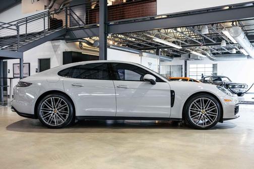 2022 Porsche Panamera Platinum Edition