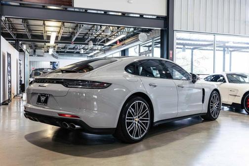 2022 Porsche Panamera Platinum Edition