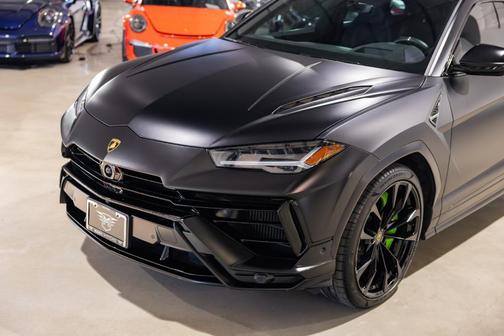 2023 Lamborghini Urus S