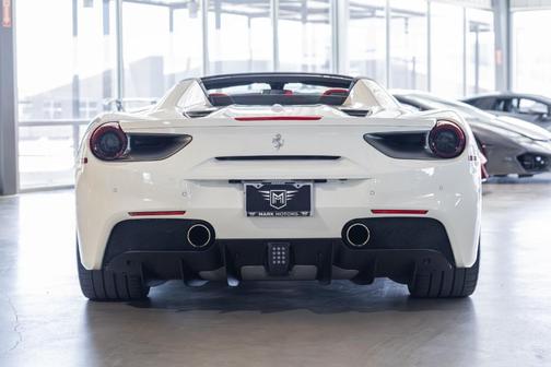 2018 Ferrari 488 Spider Base