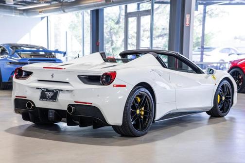 2018 Ferrari 488 Spider Base
