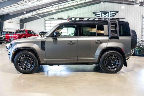 2025 Land Rover Defender OCTA EDITION ONE