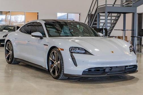 Photo 3 of 33 of 2021 Porsche Taycan 4S