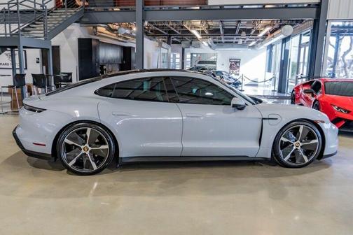 Photo 4 of 33 of 2021 Porsche Taycan 4S