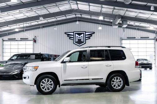 Blizzard Pearl 2018 Toyota Land Cruiser V8 SUV