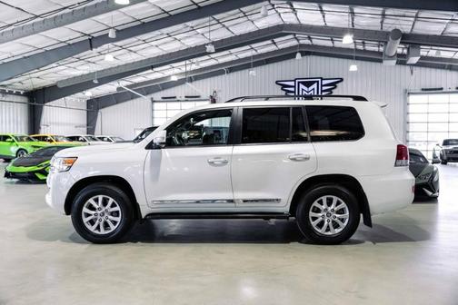 2018 Toyota Land Cruiser V8
