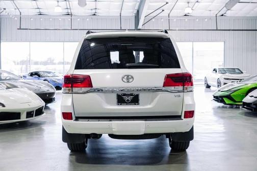 2018 Toyota Land Cruiser V8