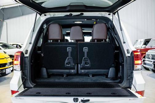 2018 Toyota Land Cruiser V8