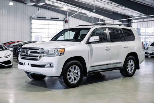 2018 Toyota Land Cruiser V8