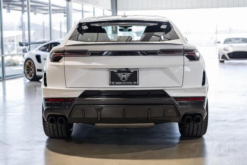 2024 Lamborghini Urus Performante