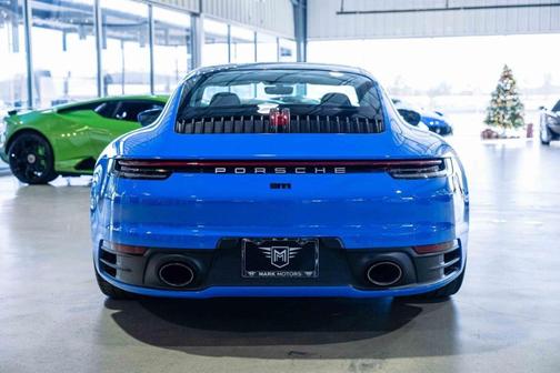 2022 Porsche 911 Carrera