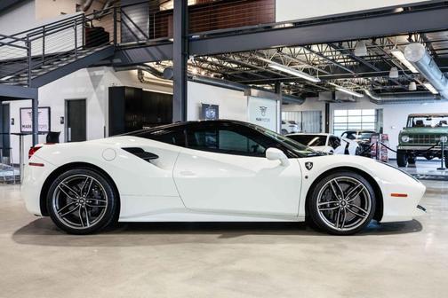 2018 Ferrari 488 GTB Base