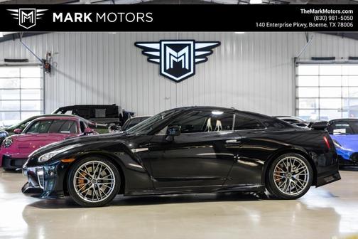 2020 Nissan GT-R Premium