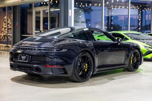 2024 Porsche 911 4 GTS