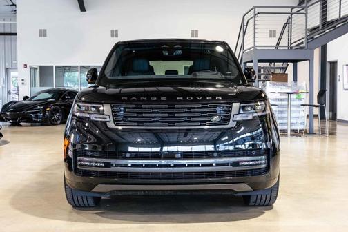 2025 Land Rover Range Rover P530 SE