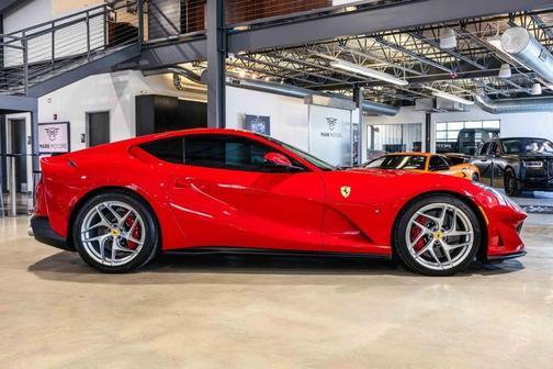 2018 Ferrari 812 Superfast Base