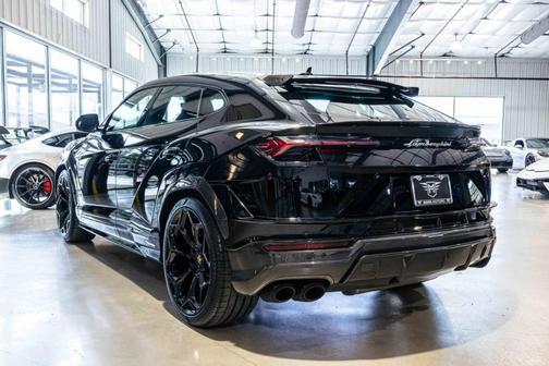 2024 Lamborghini Urus Performante