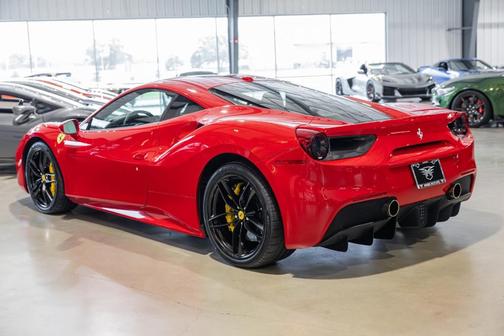 Rosso Corsa 2018 Ferrari 488 GTB Base