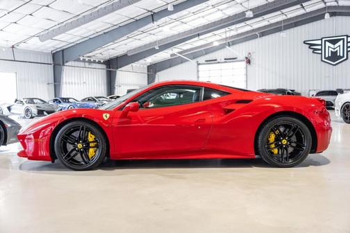 Rosso Corsa 2018 Ferrari 488 GTB Base