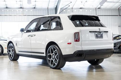 White 2022 Rolls-Royce Cullinan