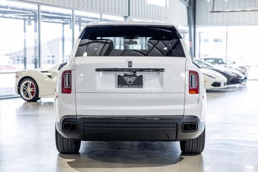 White 2022 Rolls-Royce Cullinan