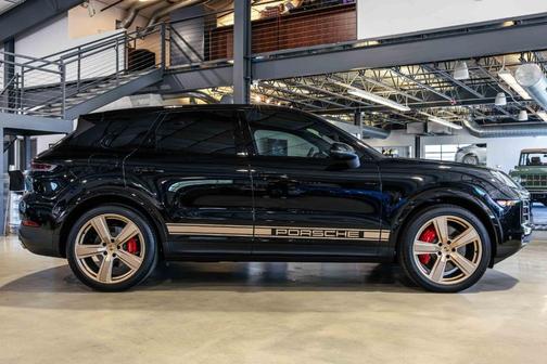 2024 Porsche Cayenne S