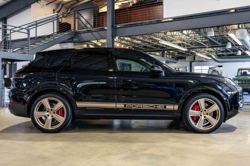 2024 Porsche Cayenne S