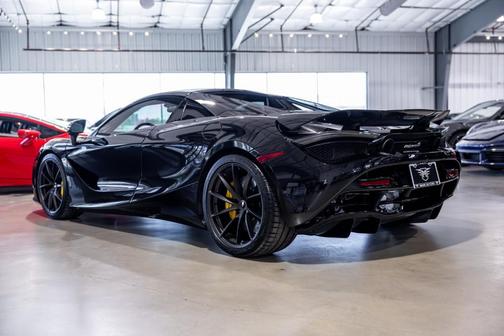 2022 McLaren 720S Performance