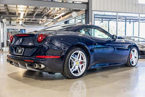 Blu Pozzi 2016 Ferrari California T