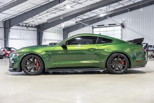 Eruption Green Metallic 2022 Ford Shelby GT500 Base