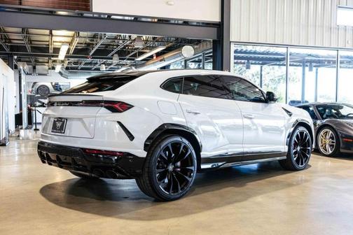 2022 Lamborghini Urus - INTERIOR FIBER-3D BANG&OLUFSEN SOUND SYSTEM-PARK