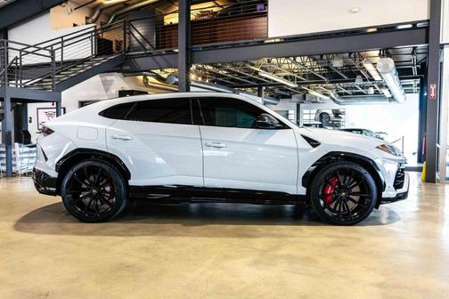 2022 Lamborghini Urus - INTERIOR FIBER-3D BANG&OLUFSEN SOUND SYSTEM-PARK
