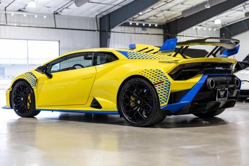2022 Lamborghini Huracan STO Base