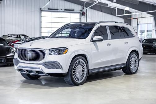 MANUFAKTUR Diamond White Metallic 2023 Mercedes-Benz Maybach GLS 600 4MATIC
