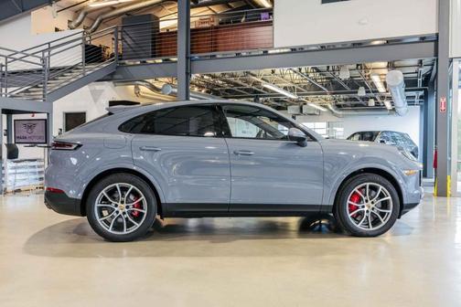 2024 Porsche Cayenne S Coupe AWD