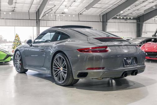 2019 Porsche 911 Carrera