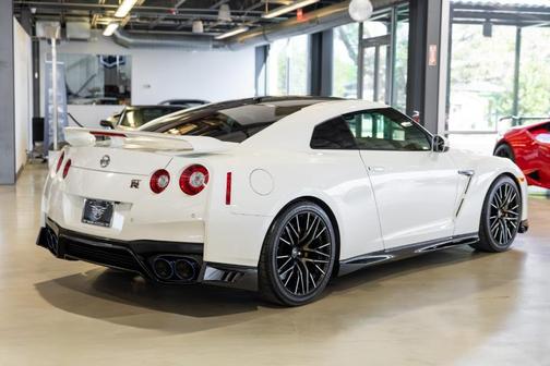 2021 Nissan GT-R Premium