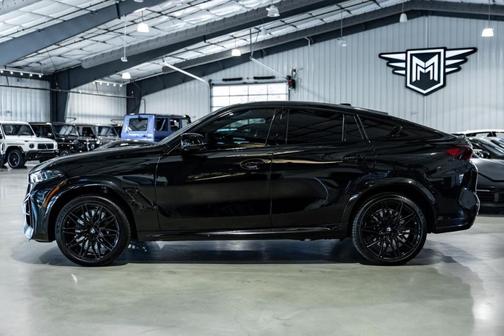 2025 BMW X6 M Base