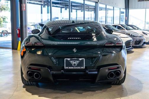 2022 Ferrari Roma Base