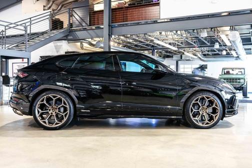 2024 Lamborghini Urus Performante