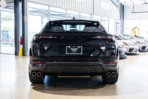 2024 Lamborghini Urus Performante