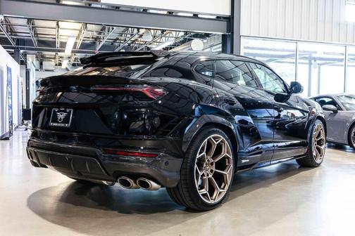 2024 Lamborghini Urus Performante