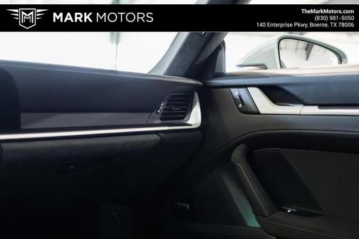 2025 Porsche 911 Carrera