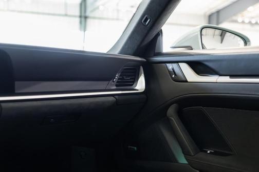 2025 Porsche 911 Carrera