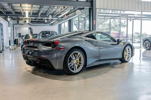 2016 Ferrari 488 GTB Base