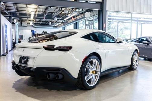 2023 Ferrari Roma Base
