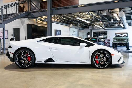 2021 Lamborghini Huracan EVO Base