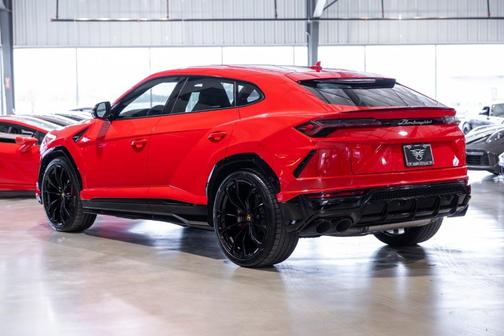 2022 Lamborghini Urus 