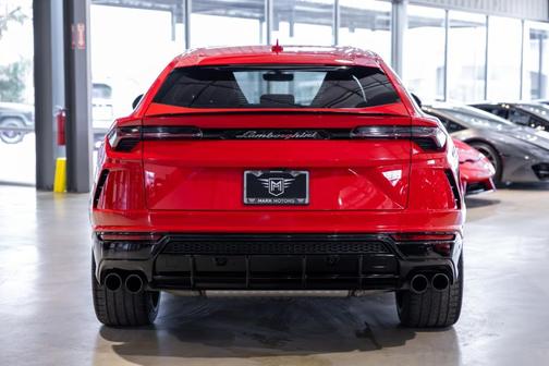 2022 Lamborghini Urus 